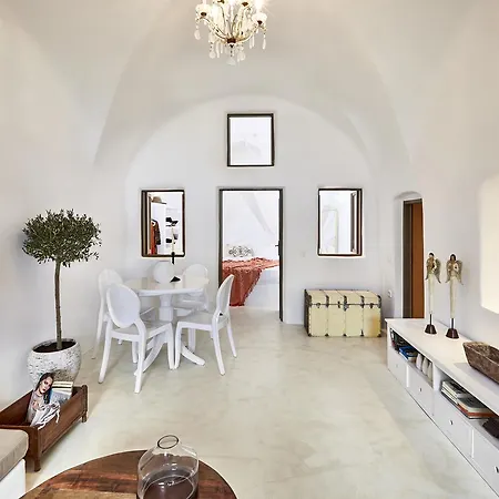 The Small Architect's House * Pyrgos Kallistis